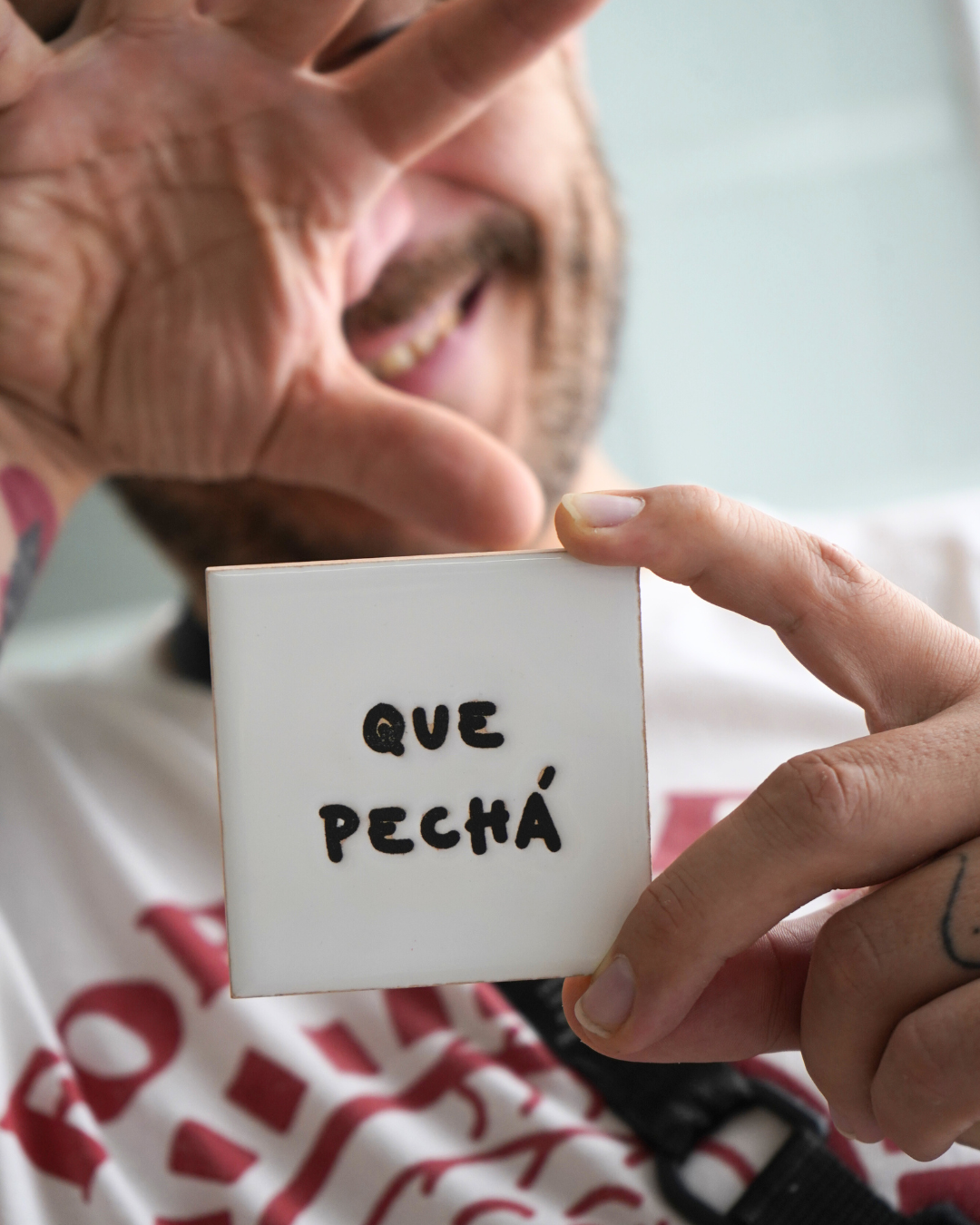 Azulejo imán de cerámica Que pechá