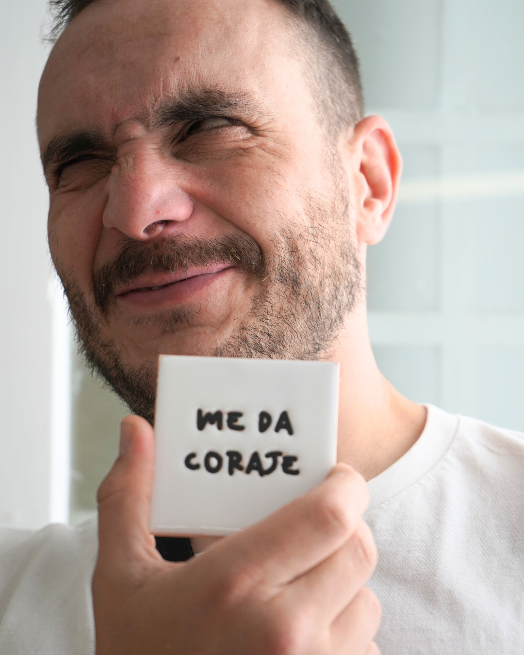 Azulejo imán de cerámica Me da coraje