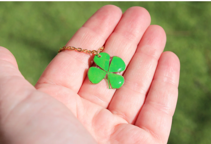 Collar trébol de la suerte