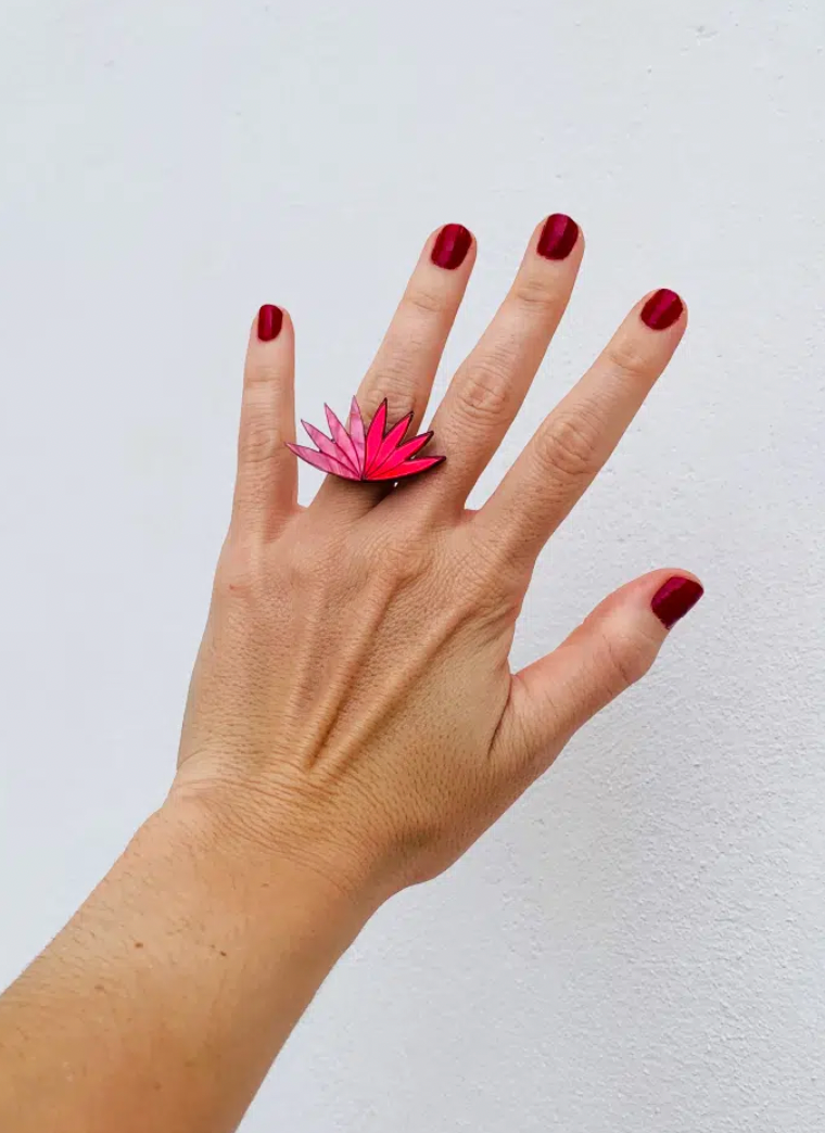 Anillo Flor roja