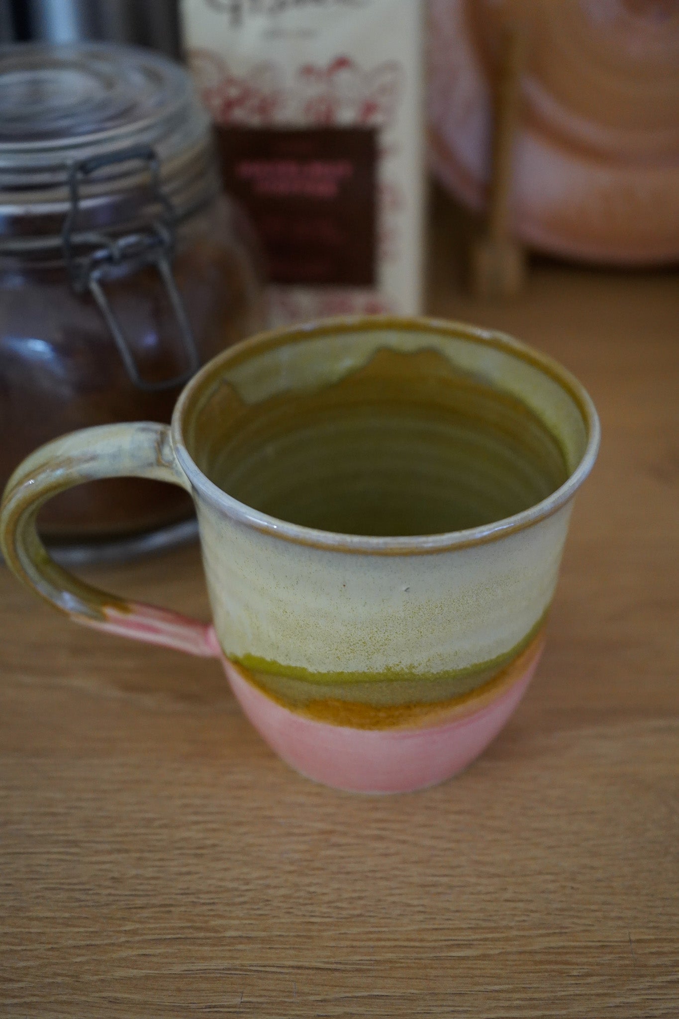 Taza cerámica artesana marrón y rosa