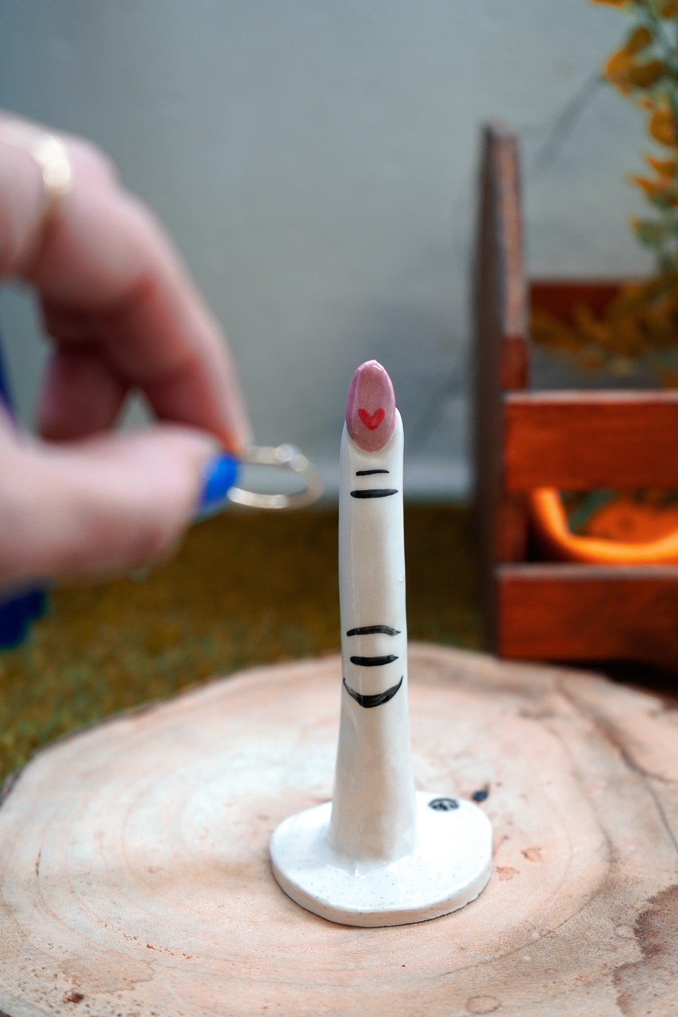 Dedo de cerámica para anillos