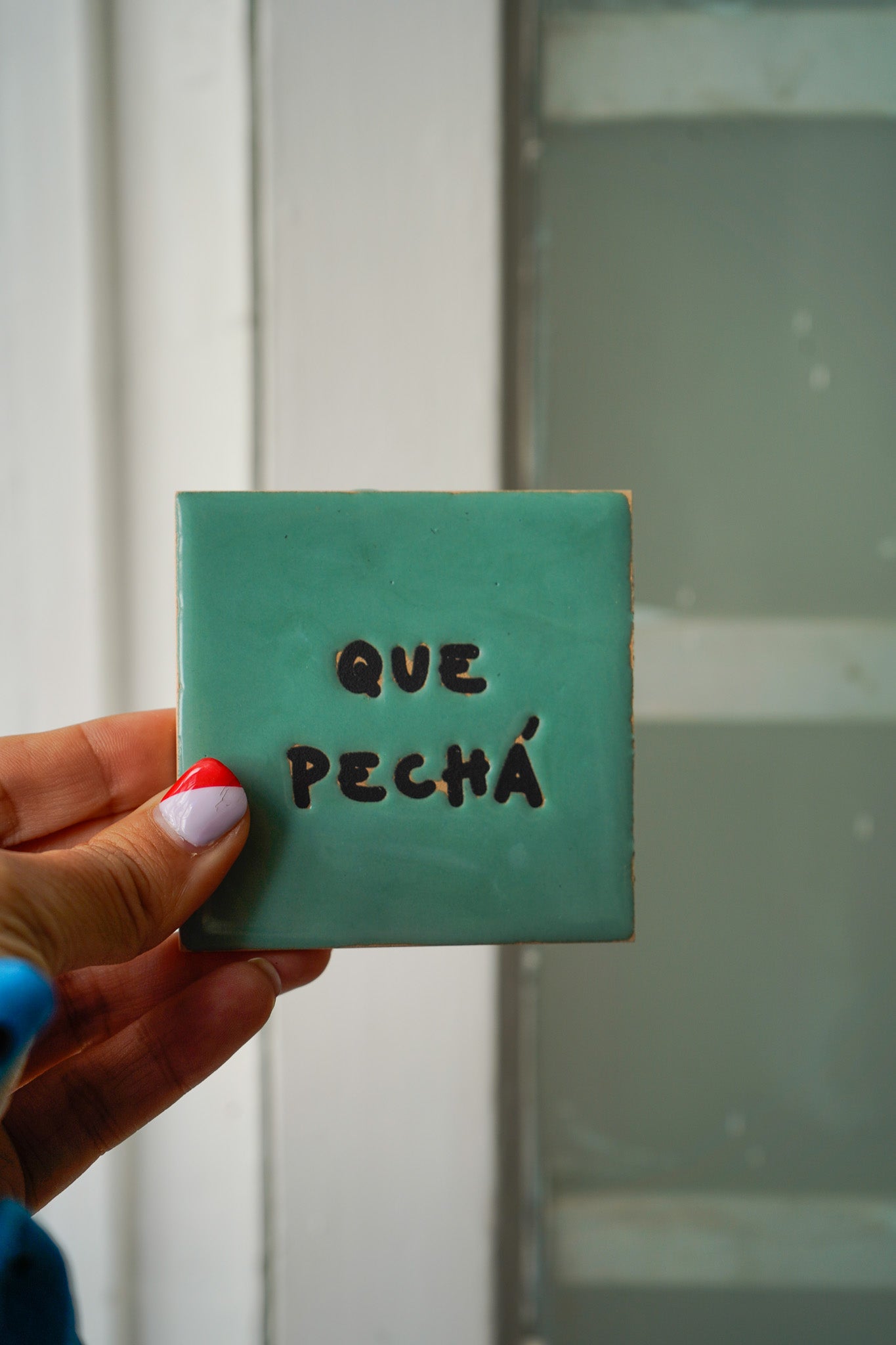 Azulejo imán de cerámica Que pechá