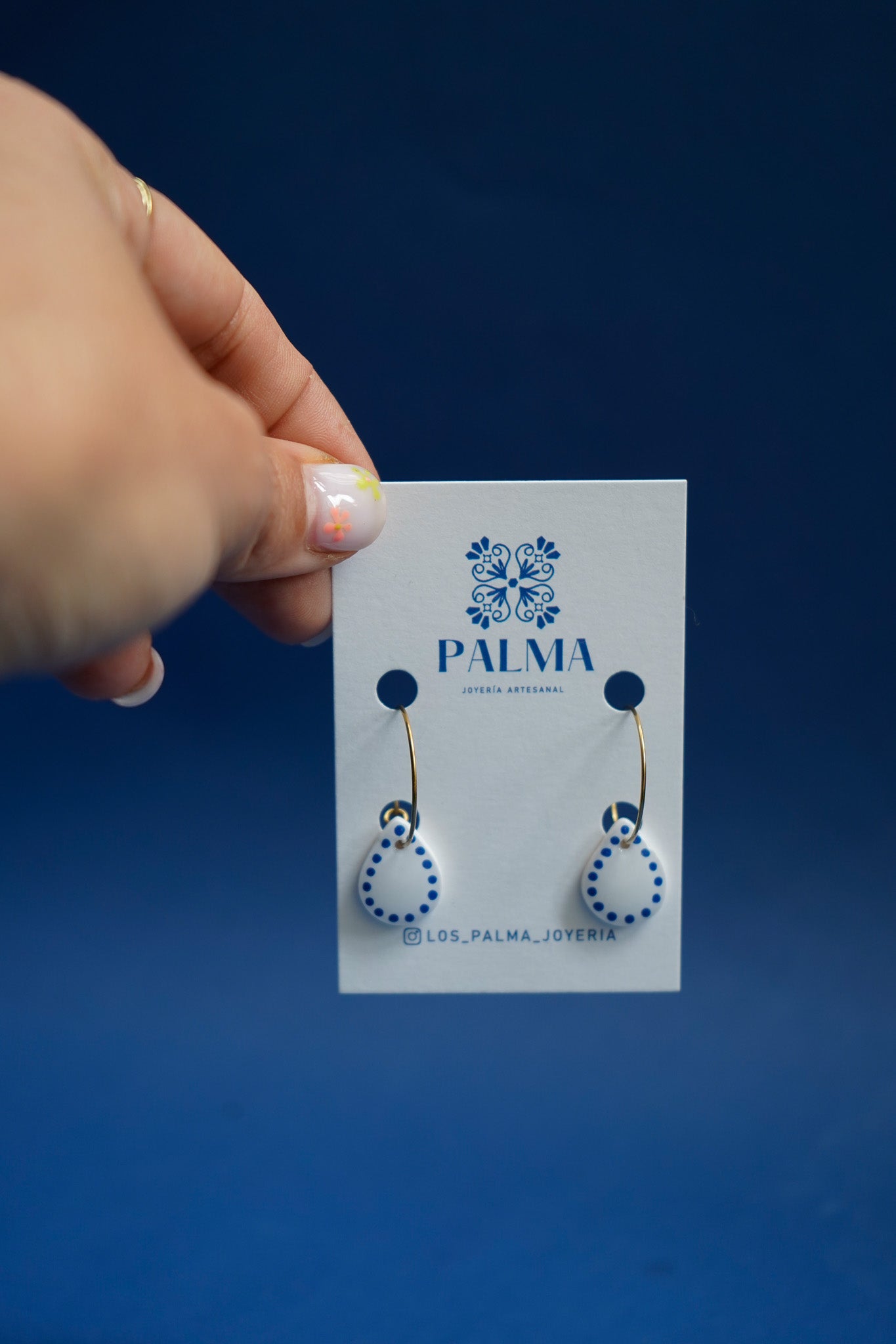 Pendientes gota puntos pintado a mano