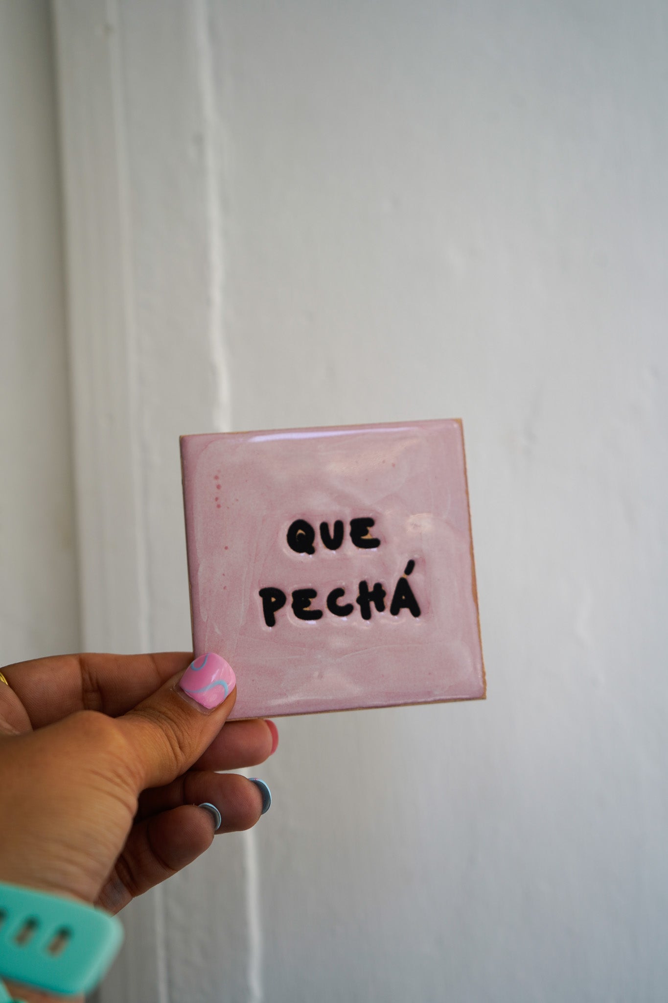 Azulejo imán de cerámica Que pechá