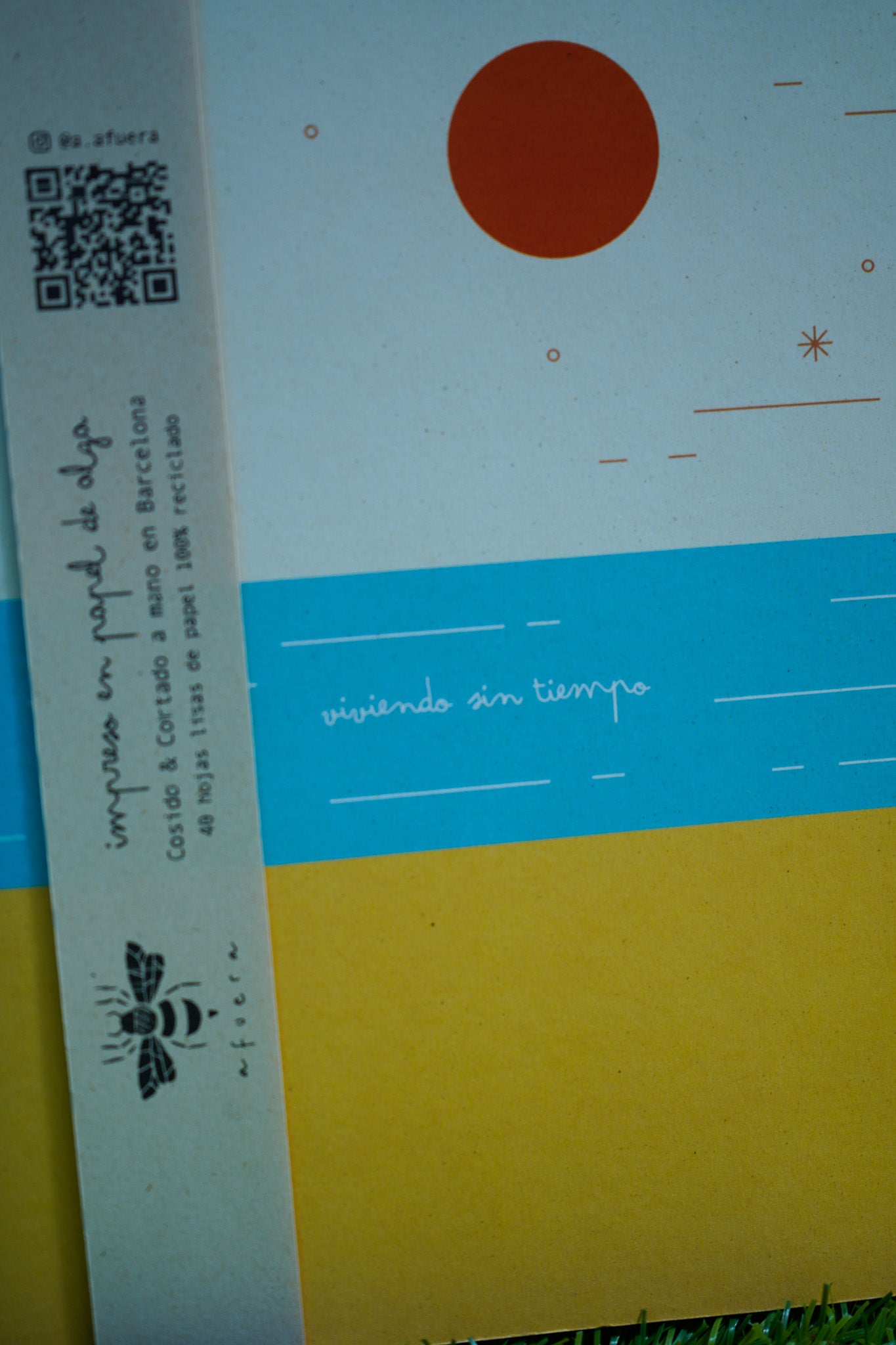 Libreta cosida a mano "viviendo sin tiempo"