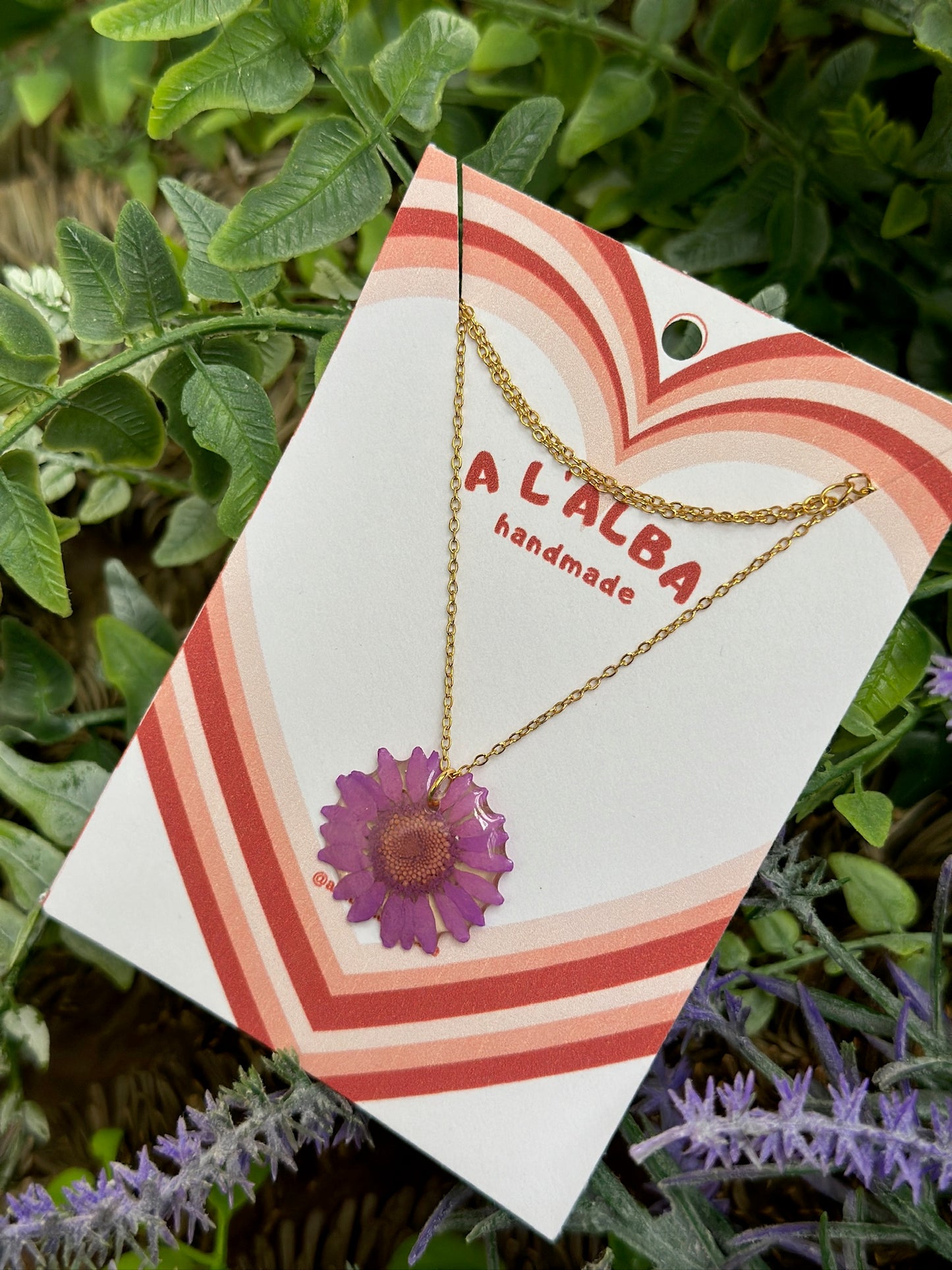 Purple/lilac daisy necklace