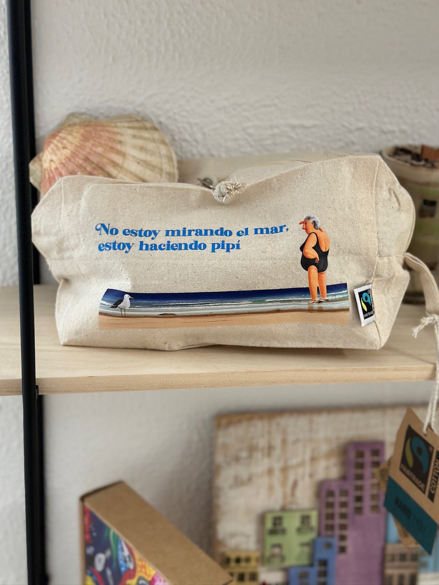 Large toiletry bag Grandma - I'm not looking at the sea, I'm peeing