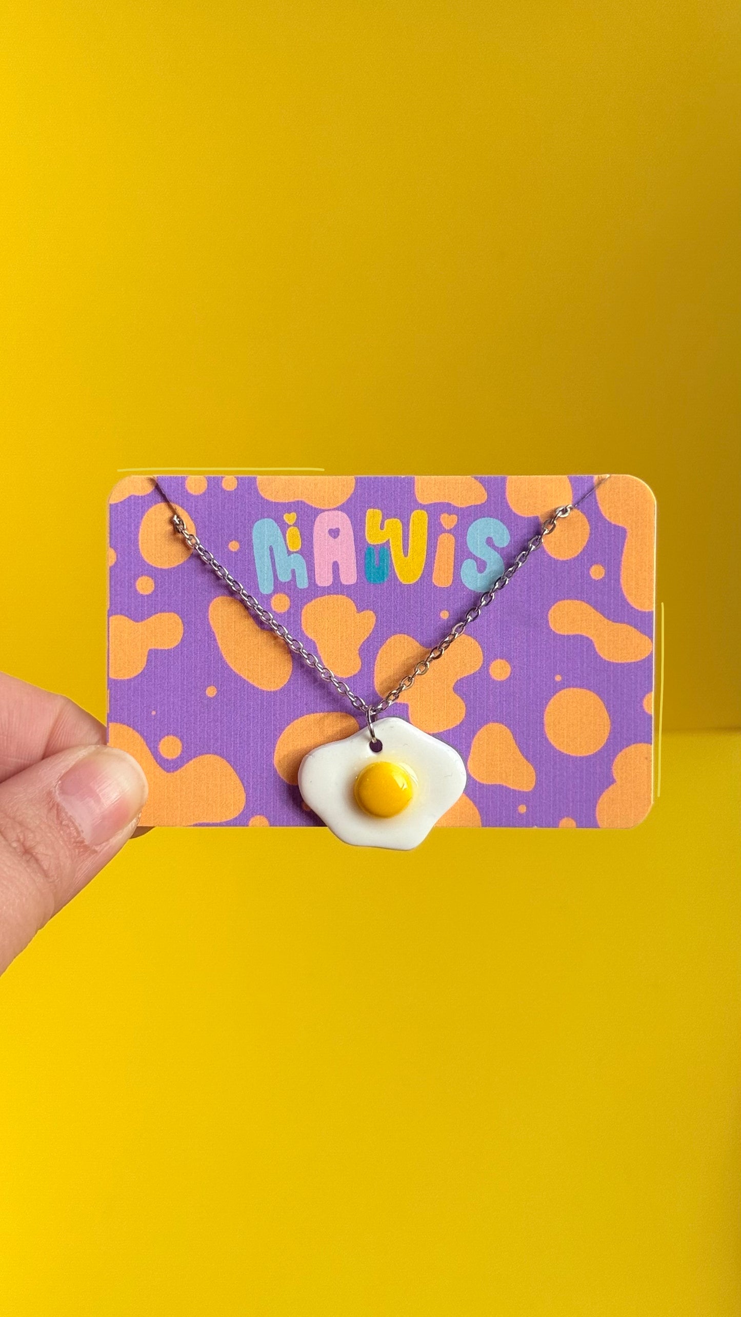 Collar de huevo frito