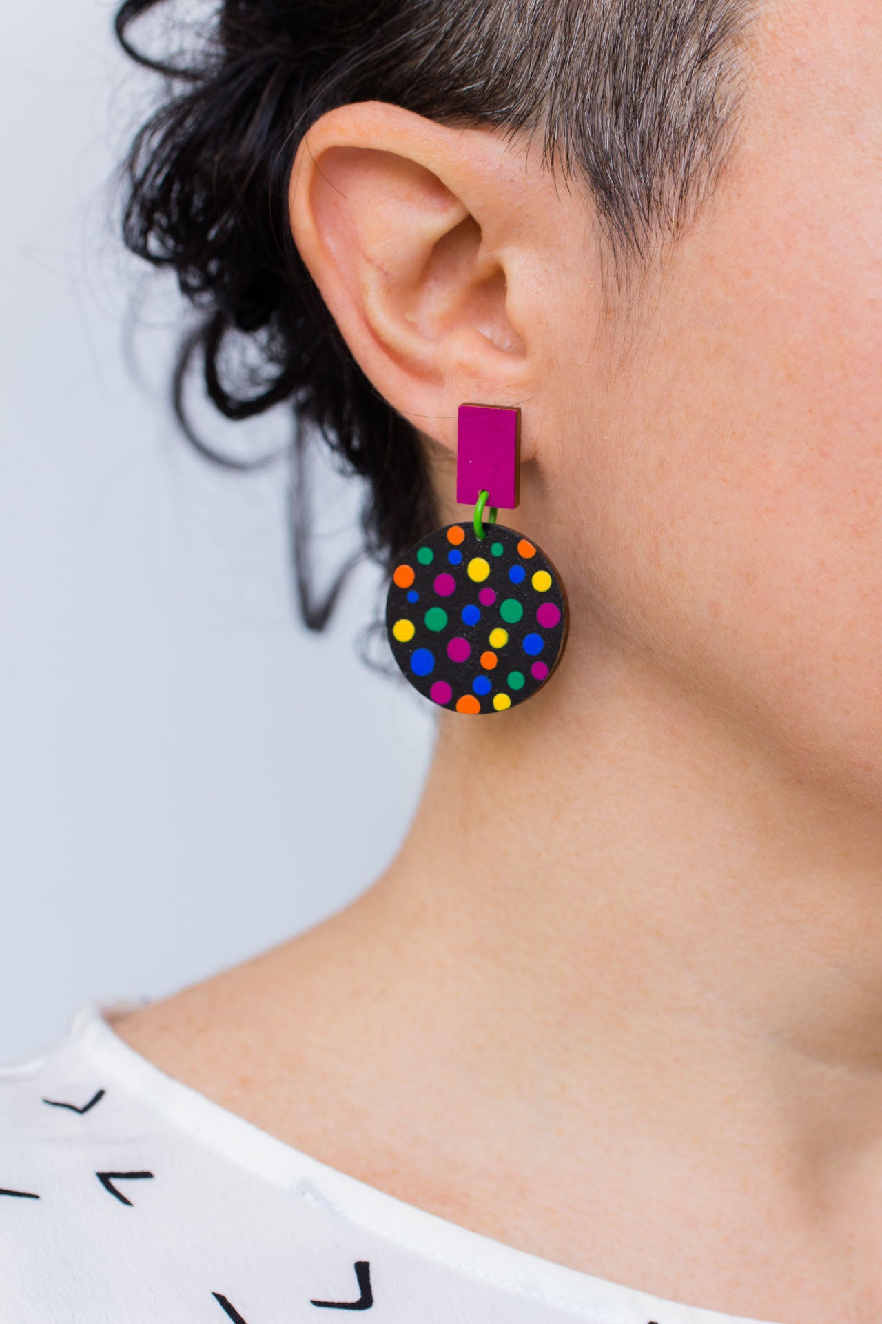 Pendientes grandes lunares negros