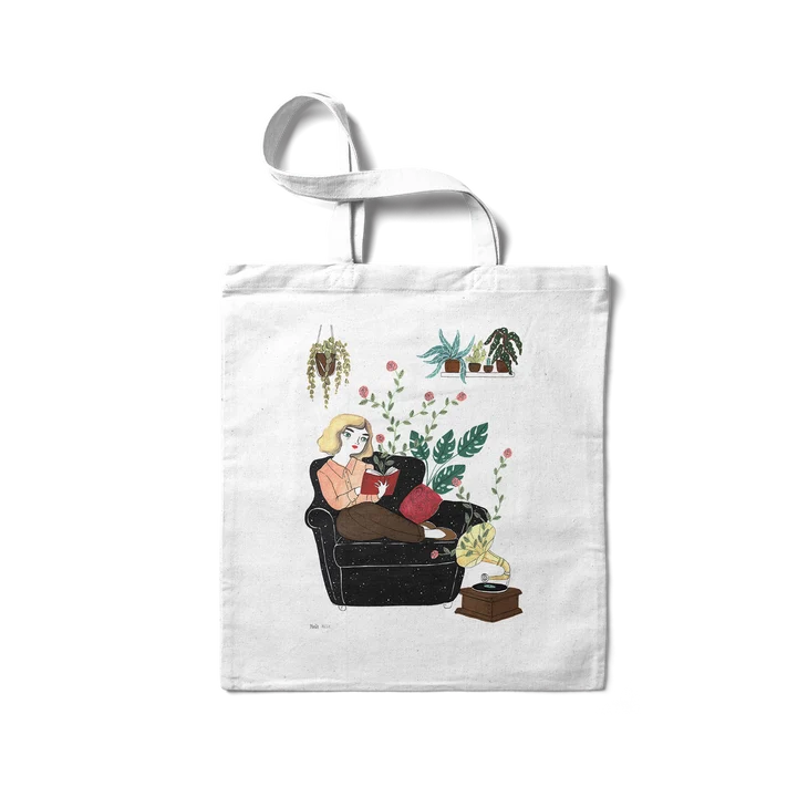 Totebag Yo leo en el sofá de María Hesse