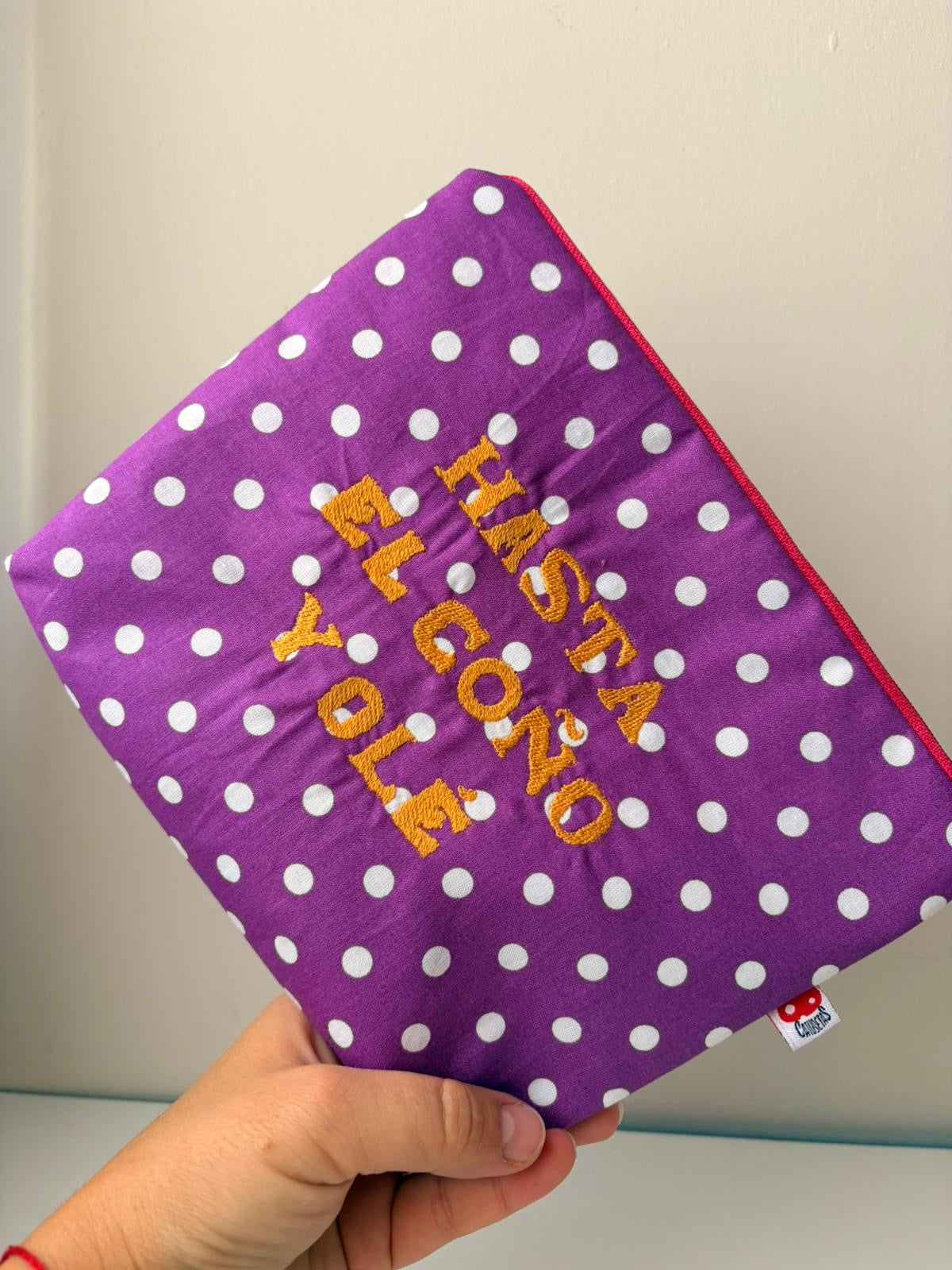 Morado lunares letra dorada - Hasta el coño y olé - Neceser