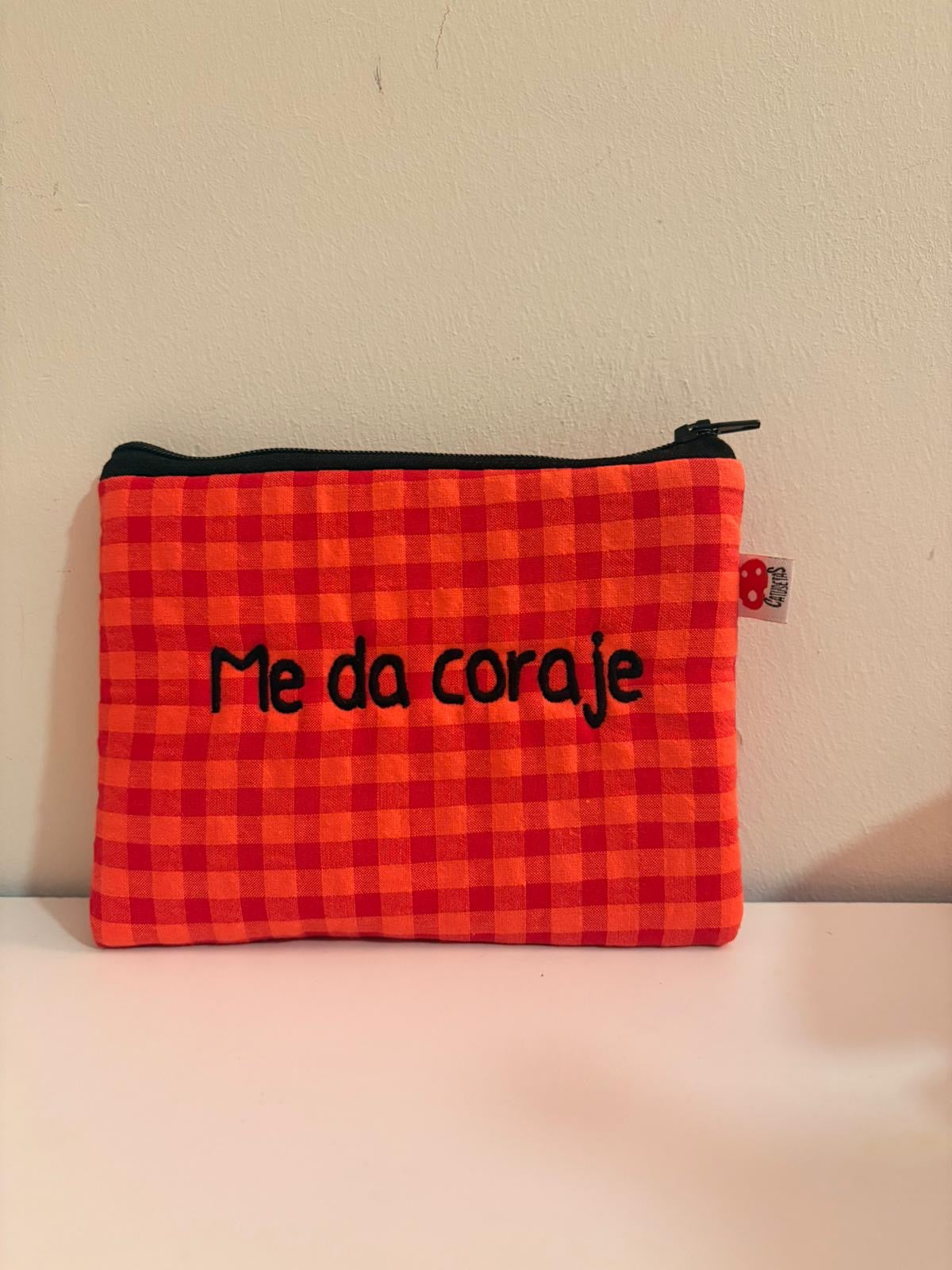 Vichy rojo letra negra - Monedero - Me da coraje