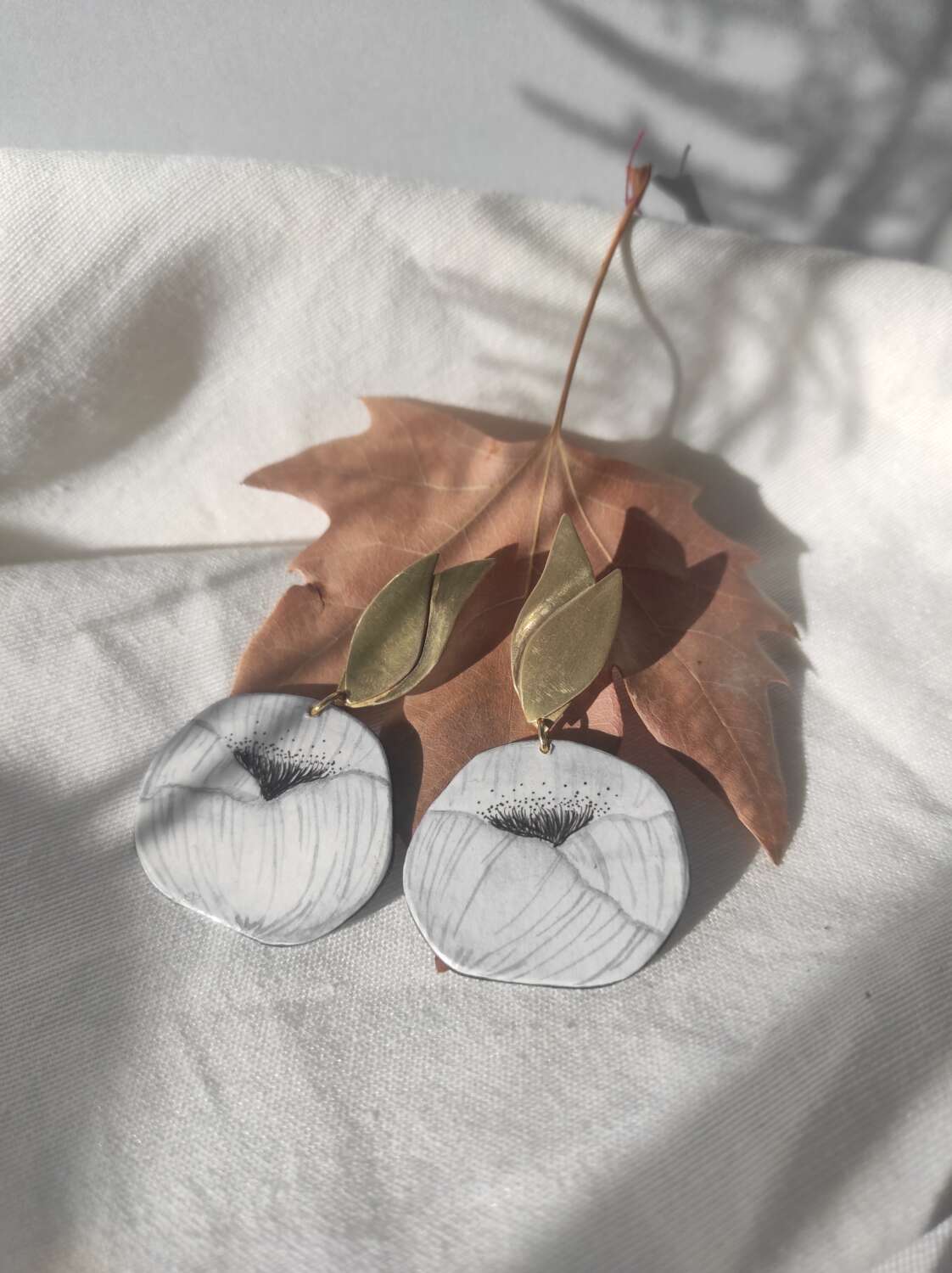 Pendientes Flor blanco - Cartón reciclado