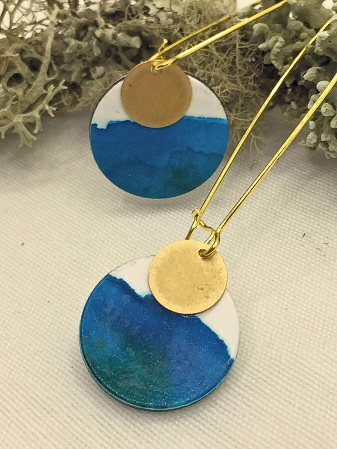 Pendiente del mar pintado a mano - Cartón reciclado