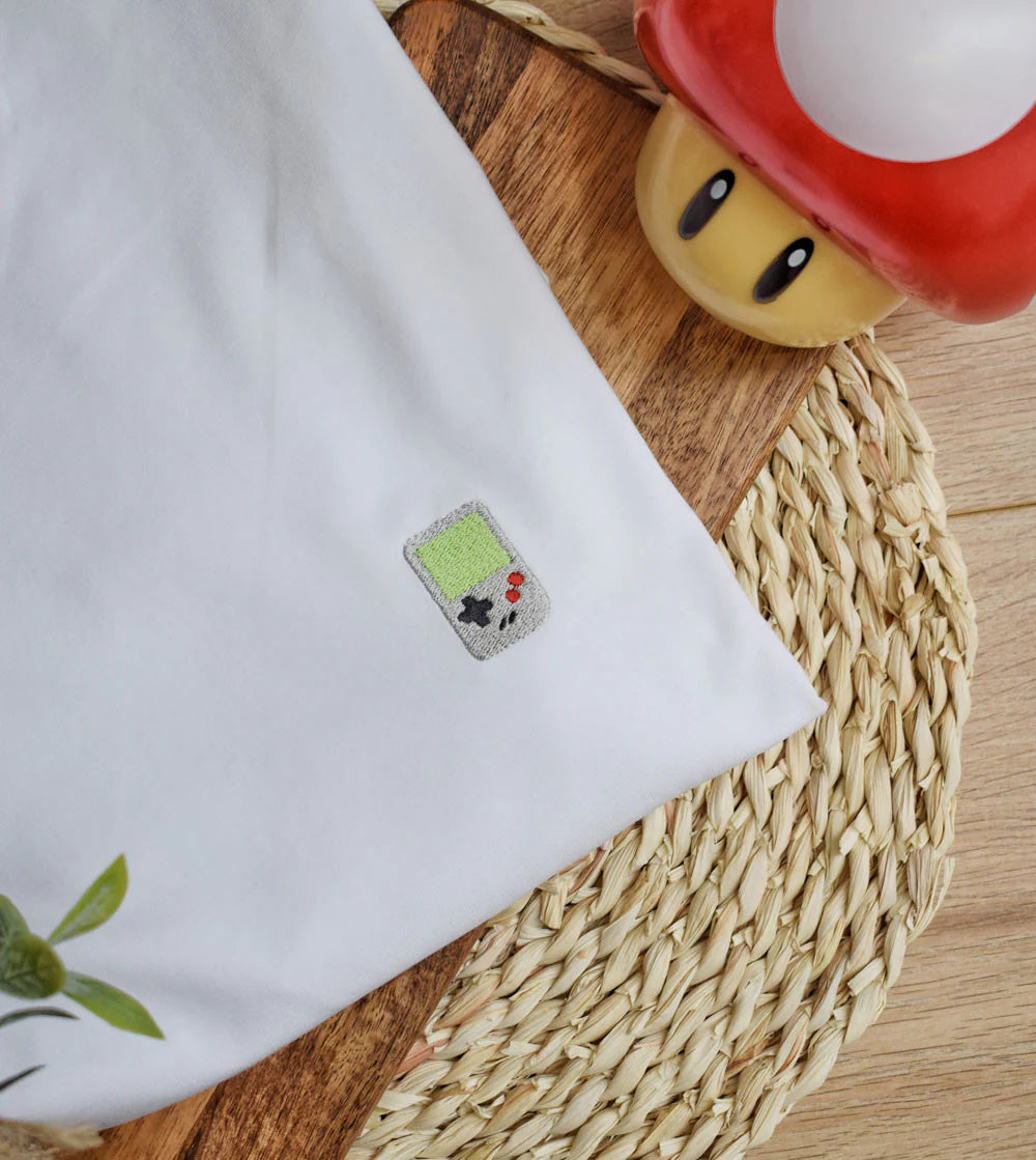 Camiseta bordada Game Boy