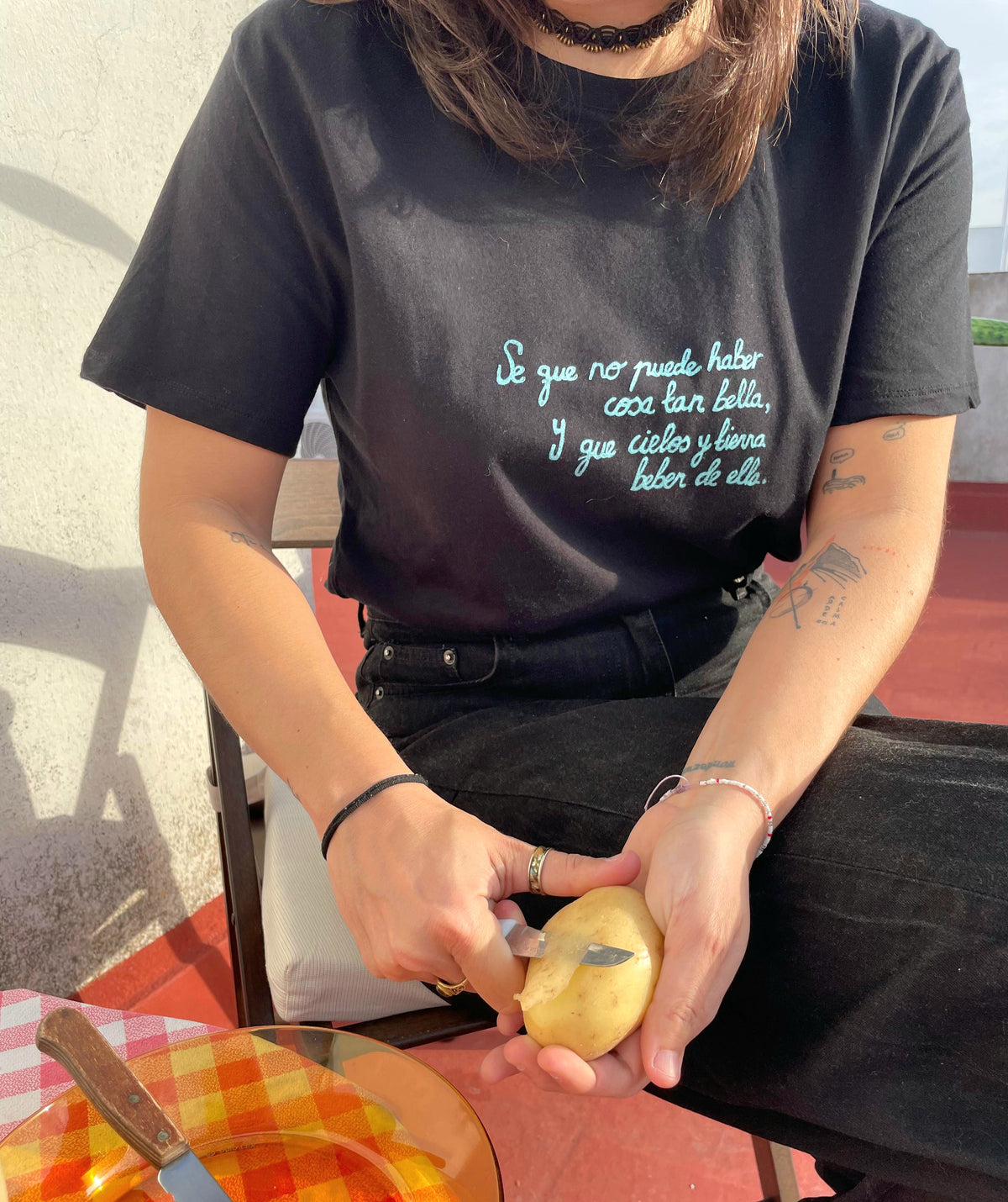 Camiseta Botijo ( Negra y Azul)