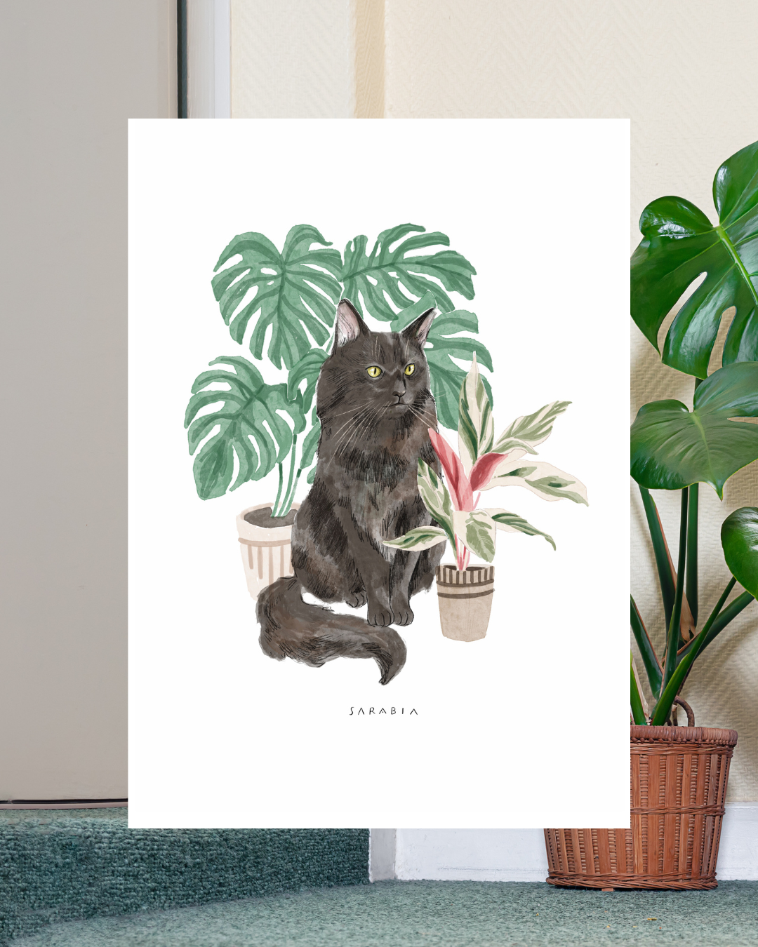 Lámina Gato negro peludo con planta monstera