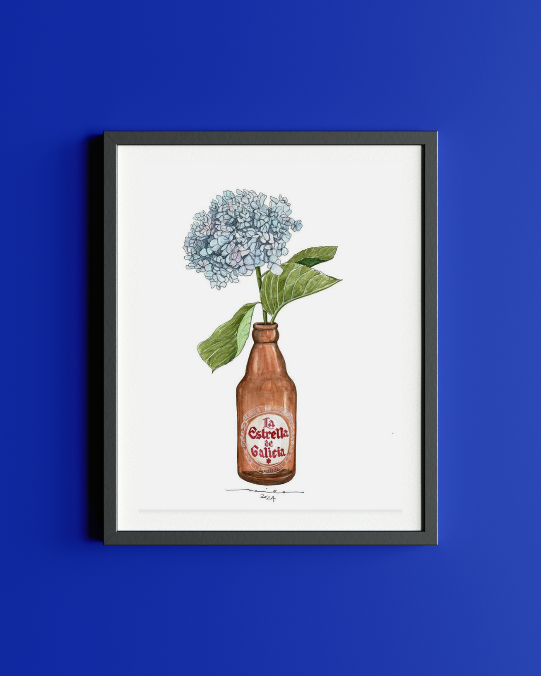 Lámina Botellín Estrella Galicia con flores hortensia