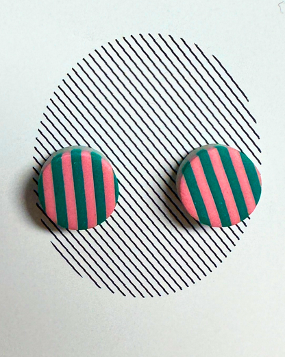 Pendientes de botón rayas rosa y verde