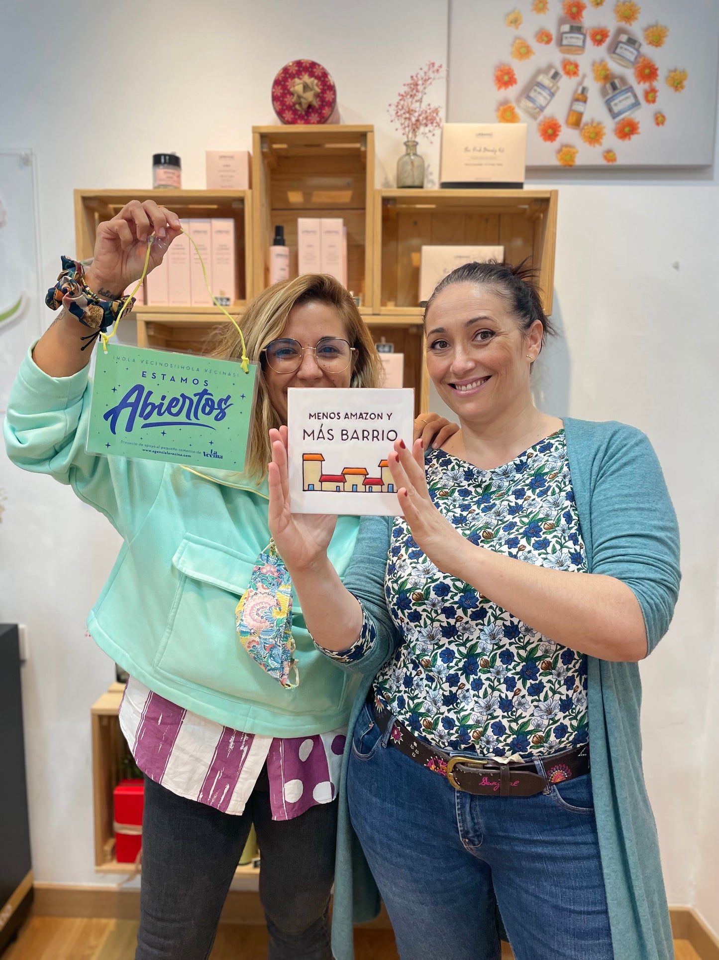 Azulejo de cerámica grande MENOS AMAZON Y MÁS BARRIO