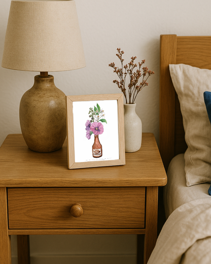 Lámina botellín Estrella Levante con flores moradas Malvones