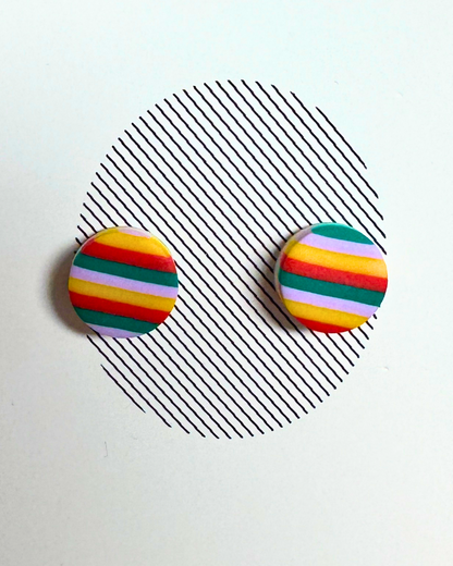 Pendientes de botón rayas arcoíris