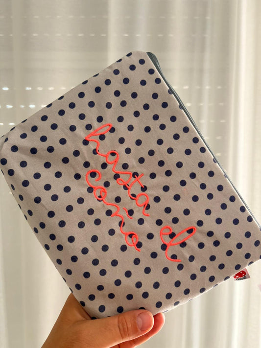 Gris lunares letras fucsia - Hasta el coño - Neceser