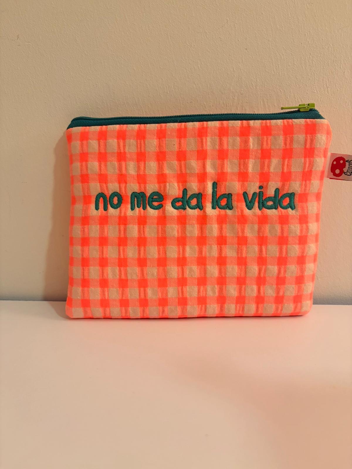 Vichy naranja letra verde - Monedero - No me da la vida