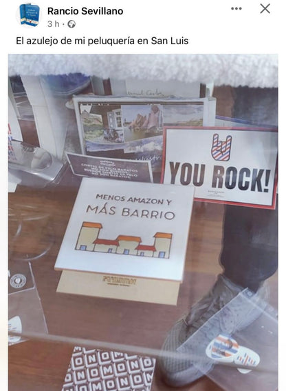 Azulejo de cerámica grande MENOS AMAZON Y MÁS BARRIO