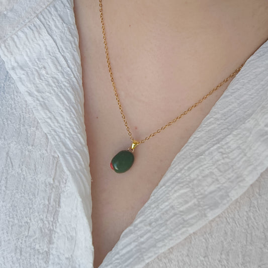 Collar de aceituna rellena