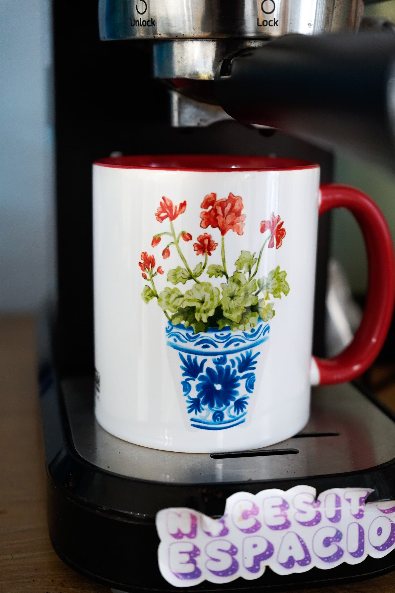 Taza Jaleo del bueno y Geranios x Raquel Sarabia