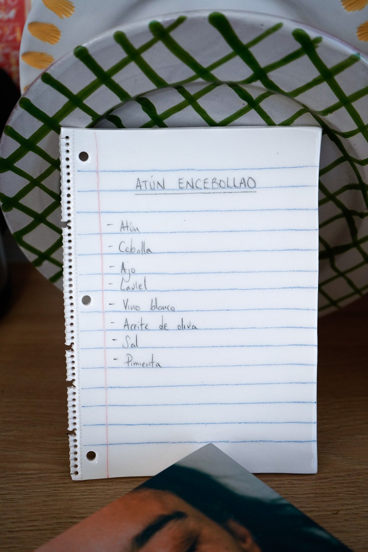 Plato cerámica Receta atún encebollao