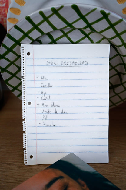 Plato cerámica Receta atún encebollao