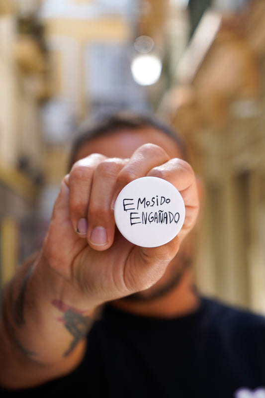 Chapa Emosido engañado