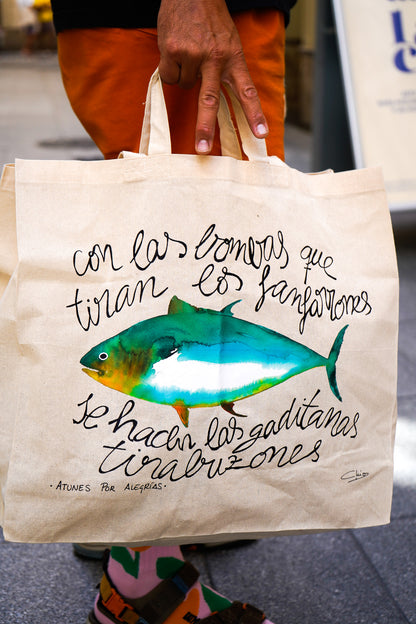 Totebag Atún Con las bombas que tiran los fanfarrones se hacen las gaditanas tirabuzones