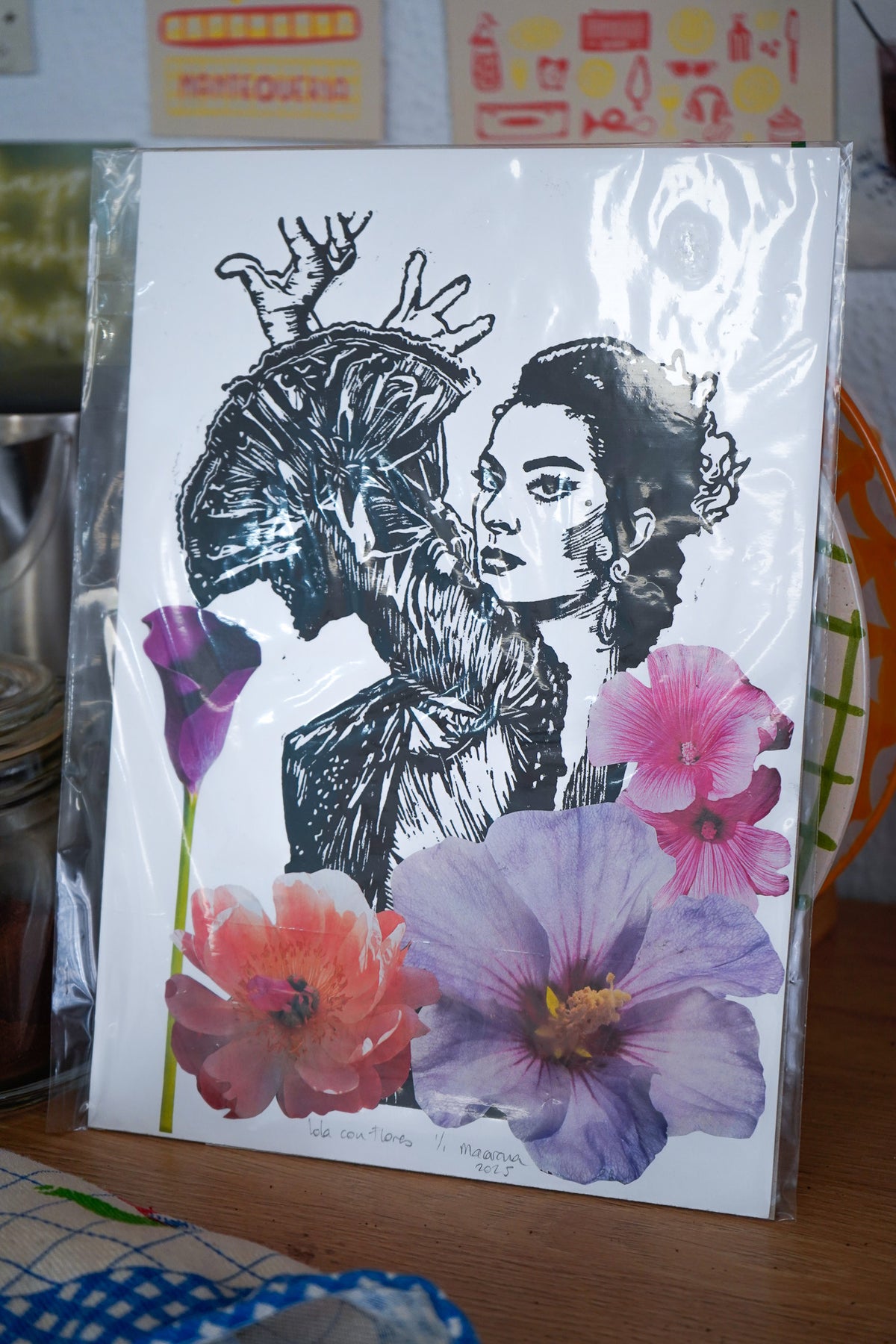 Lámina Lola con Flores - Collage Linóleo