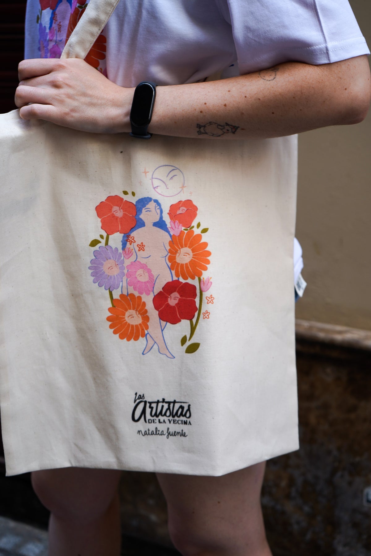 Totebag Chica flores a una misma x Natalia Fuente