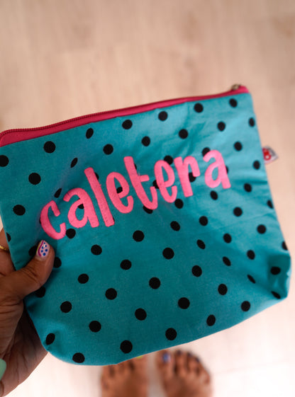 Neceser Caletera turquesa/lunares negros, letra rosa