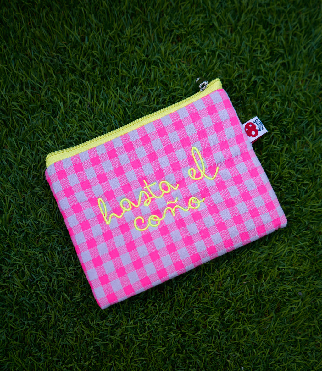 Monedero hasta el coño vichy rosa letra amarillo flúor