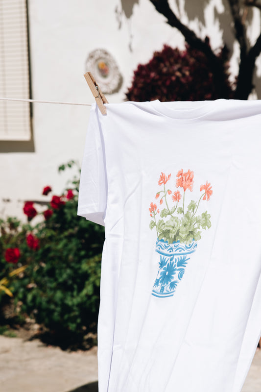 Camiseta Maceta de geranios x Raquel Sarabia