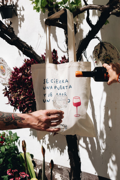Totebag Se cierra una puerta x Lali