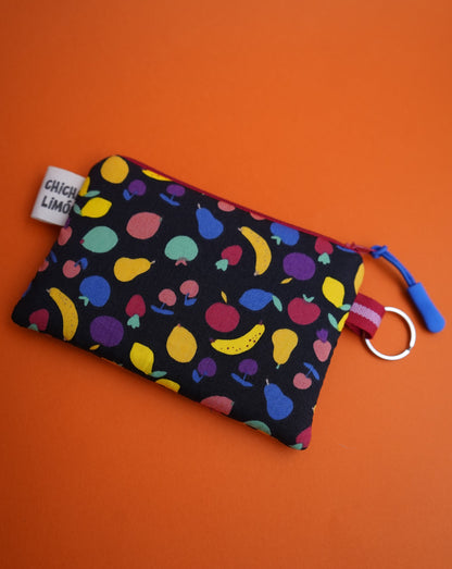 Monedero de frutas fondo negro