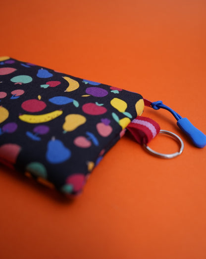 Monedero de frutas fondo negro