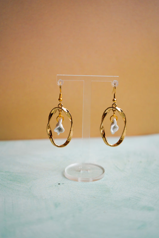 Pendientes Coños Voladores - Óvalo dorado