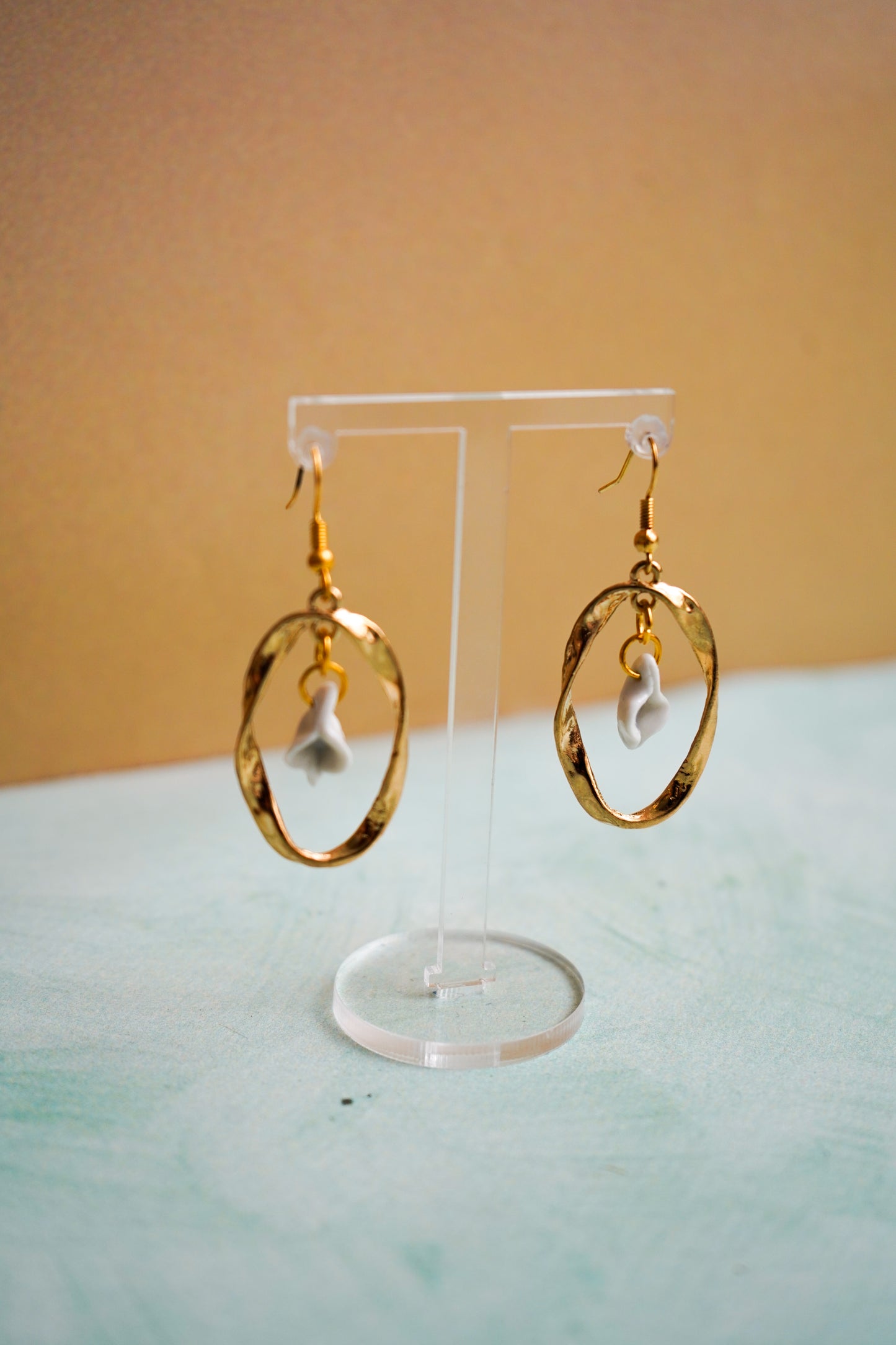 Pendientes Coños Voladores - Óvalo dorado