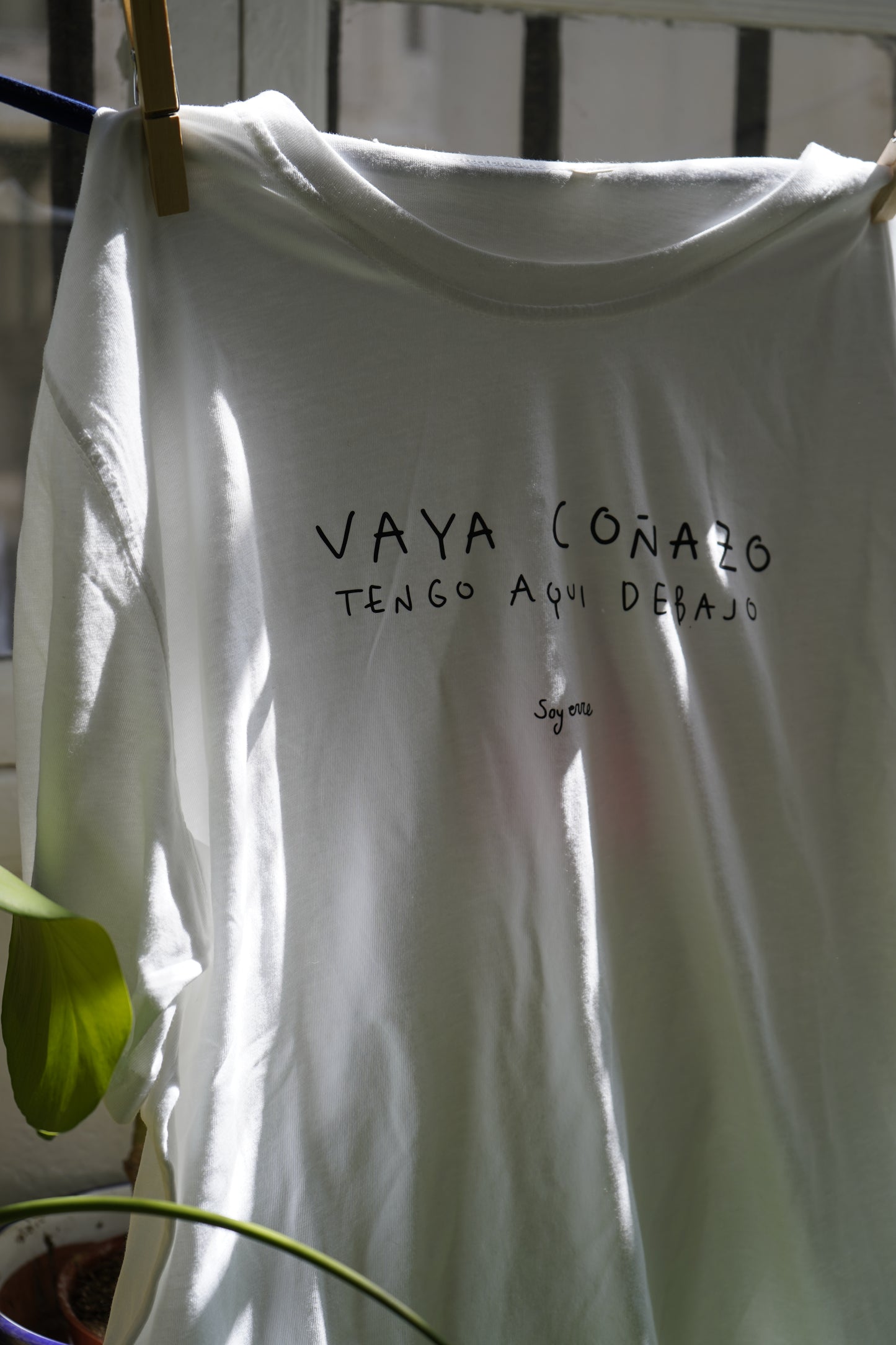 T-shirt What a pain I have under here