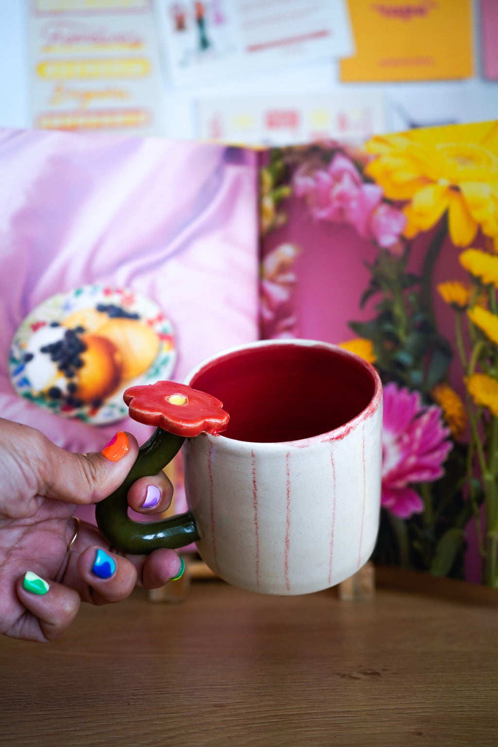 Taza flor asa roja