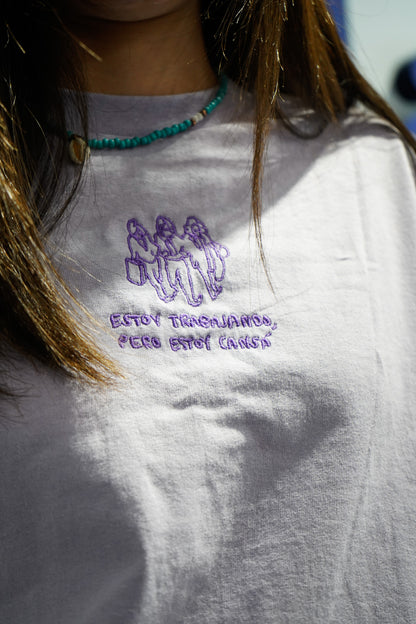 Camiseta Bordada de Estoy trabajando pero estoy cansá