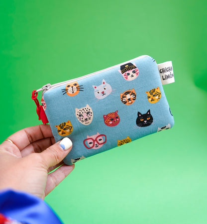 Monedero de gatos azul
